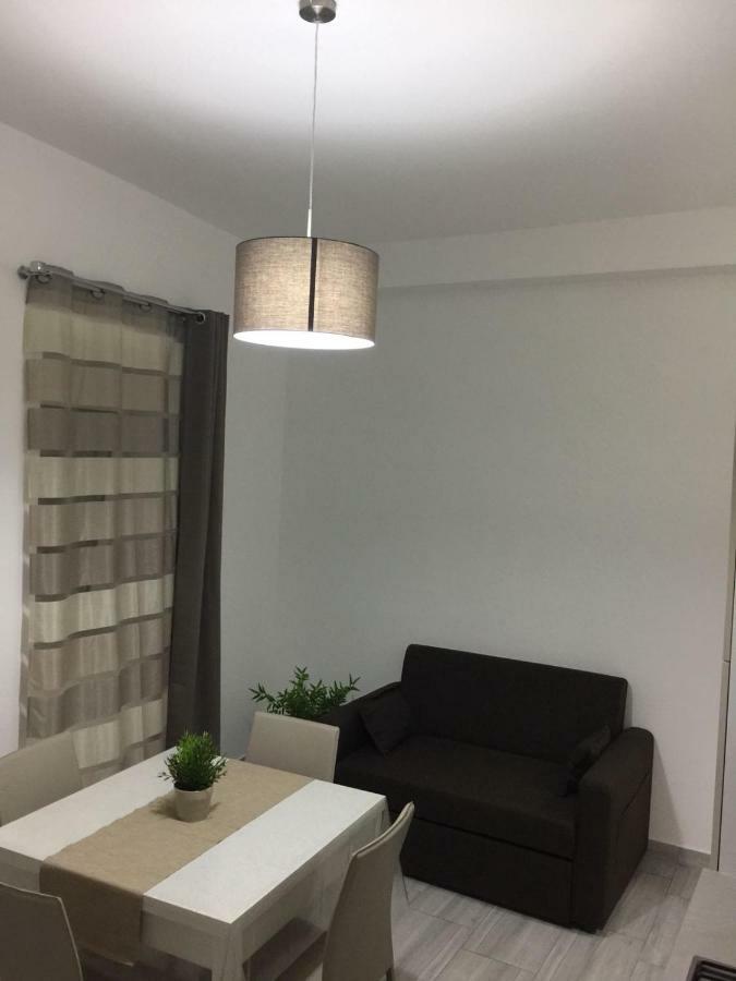 Alloggio Tulipano Apartment Acerra ภายนอก รูปภาพ